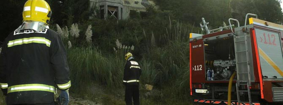 El abandono de  las casas de Bailly dificulta las tareas para apagar un fuego