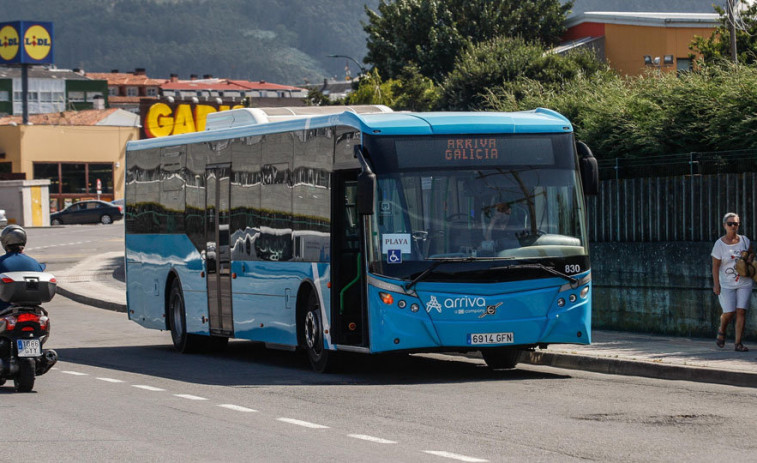 El servicio de autobuses a las playas de Arteixo empezará el día 15