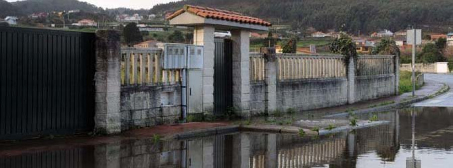 Vecinos de Chamín piden a Calvelo mejoras en la canalización de aguas