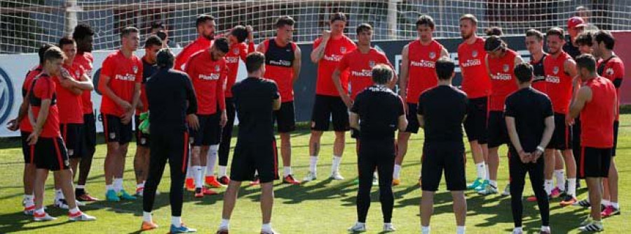 Simeone no da pistas y ensaya con  su once habitual en el ‘Media Day’