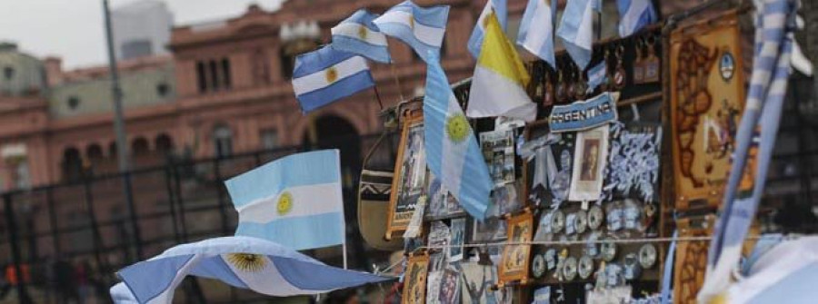 La suspensión de pagos sume a Argentina en la confusión y le lleva a proclamar su solvencia