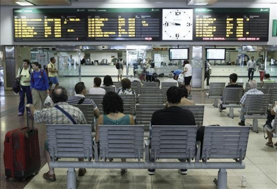 El transporte ferroviario vive hoy otra jornada de huelga, ahora solo en Adif