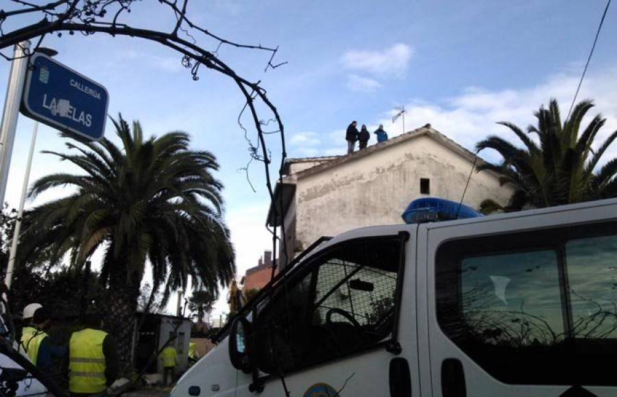 Completado el desalojo de una vivienda en el barrio coruñés de Elviña