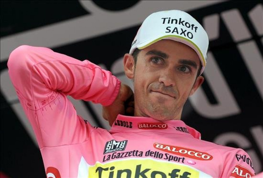 Contador salva con éxito la primera semana de carrera