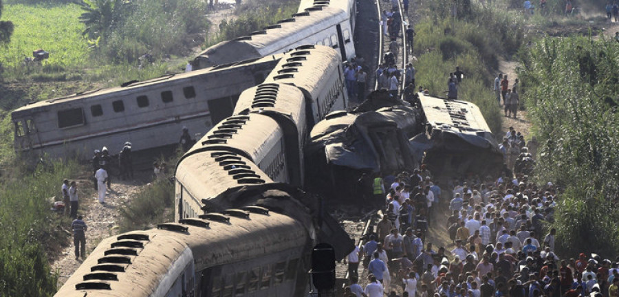Un choque entre dos trenes deja al menos 37 fallecidos y un centenar de heridos en Egipto