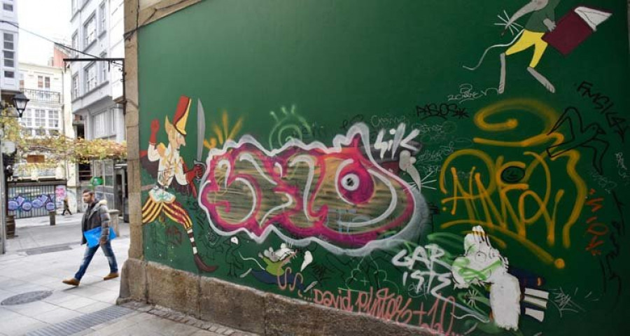 Los murales de la ciudad sufren 
el acoso diario de los que dejan su sello 
en forma de “tag”