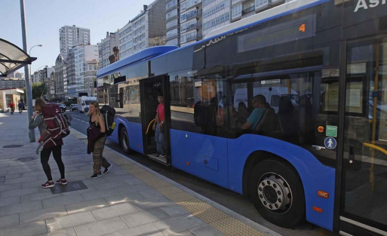 Los autobuses interurbanos mantendrán en Galicia los descuentos del 50% todo el año