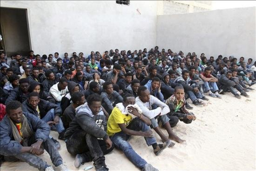 Se hunde frente a la costa libia una embarcación con 300 inmigrantes abordo