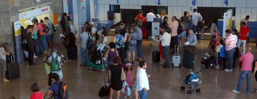 Alvedro compensará la caída de vuelos nacionales con el pasaje internacional