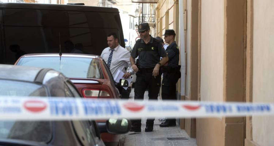 Un vecino de Sevilla golpea a su mujer con un martillo e intenta suicidarse después