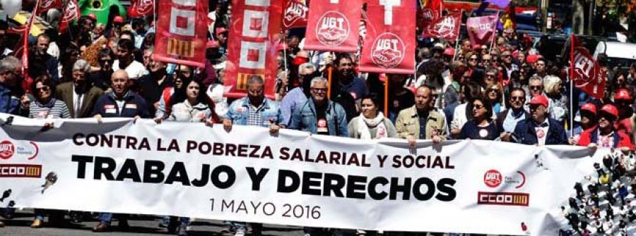 Miles de personas se movilizan en Galicia contra la pobreza salarial  y para demandar trabajo y derechos