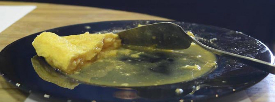 El jurado elige a la tortilla de Casa Miranda como la mejor de Betanzos