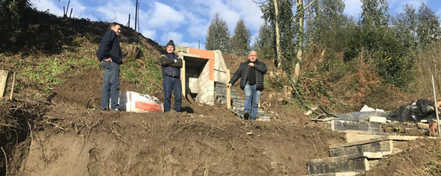 Abegondo instala una fuente  de agua potable en el Camino Inglés en el tramo de Bordelle