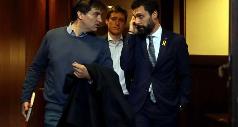 Junqueras cree que es inviable una presidencia efectiva de Puigdemont pero JxCat no cede