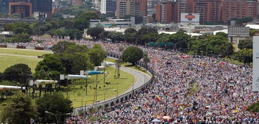 Miles de partidarios de la oposición secundan la “Toma de Venezuela”