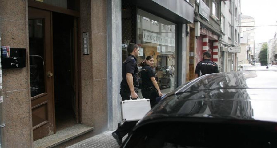 El PSOE y EU Coruña dicen que "la oleada" de robos llega por los recortes y la mala gestión