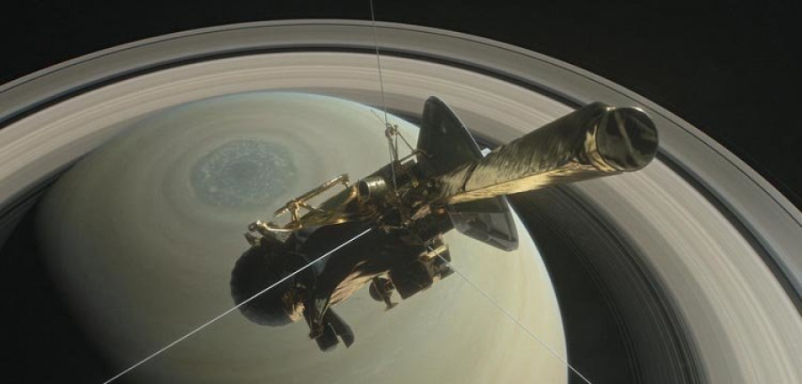 La sonda “Cassini” se despide como un fulgurante meteorito