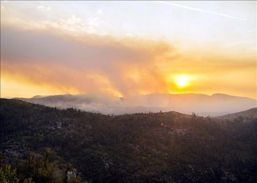 El incendio del parque nacional de Yosemite avanza con fuerza