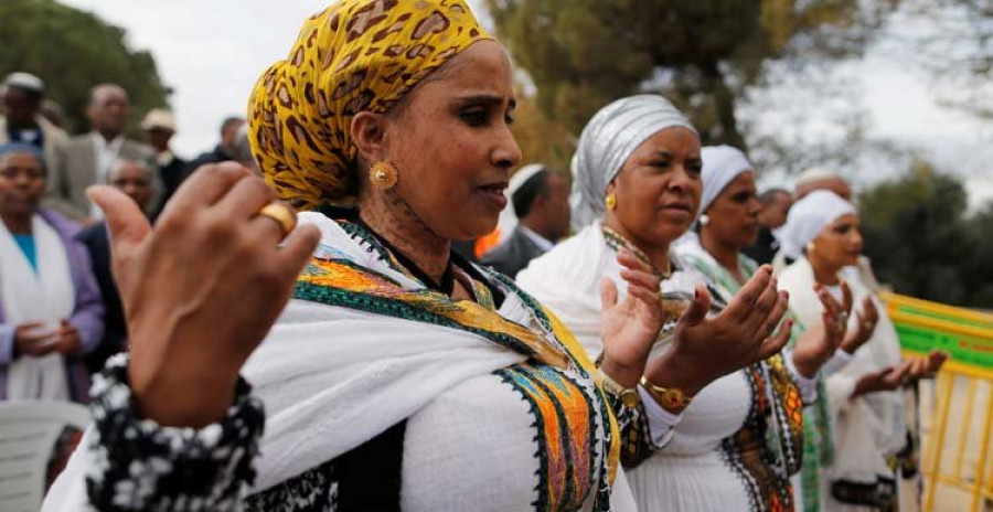 los judíos etíopes celebran la fiesta tradicional de sigd en jerusalén