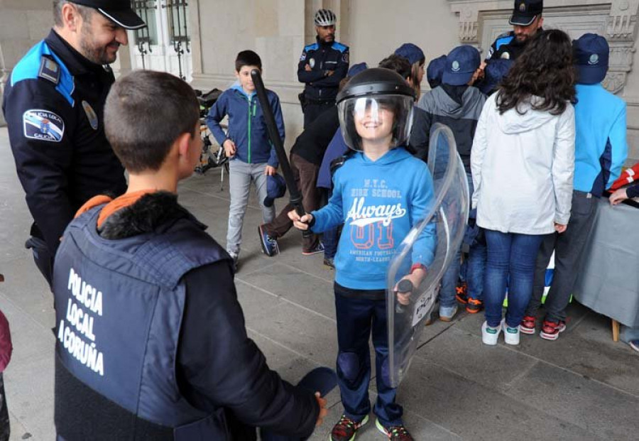 Los niñas quieren ser profesoras   y los niños prefieren ser policías