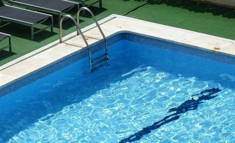 Hallan fallecido a un octogenario en una piscina particular en Bergondo