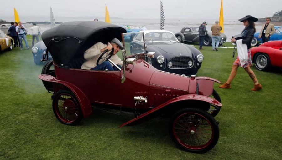 Los más selecto del automóvil se da cita en Pebble Beach, california