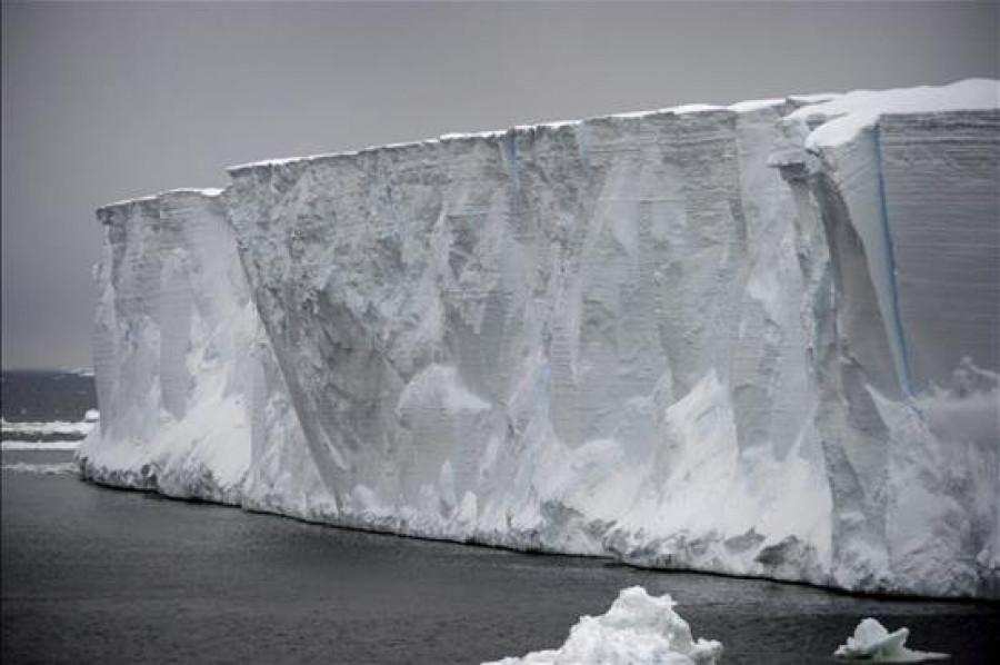 El calentamiento marino derrite uno de los mayores glaciares de la Antártida