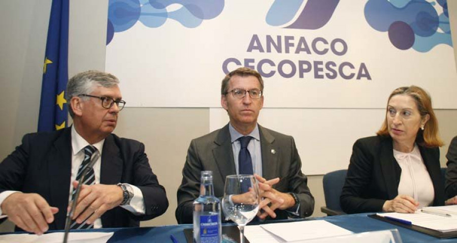 Feijóo anuncia un plan estratégico para la industria conservera gallega