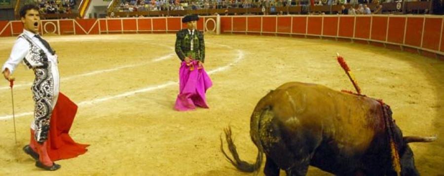 Los taurinos reprochan que una edil de la Marea tenga acciones del matadero