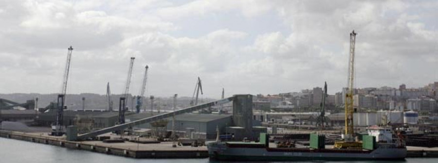 El tráfico de graneles líquidos sitúa al Puerto en la sexta posición de España