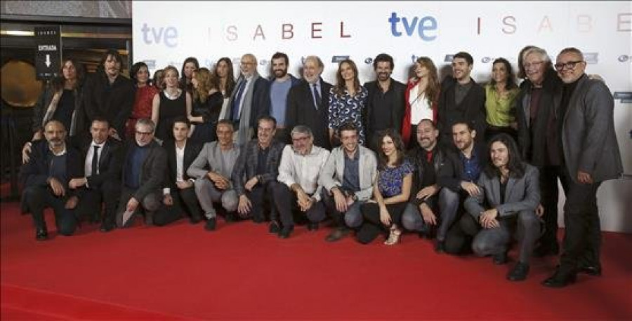 "Isabel" celebra el final de la serie con sus fans en un preestreno de cine