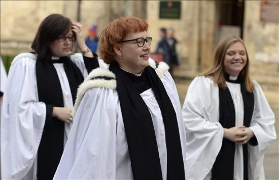La Iglesia de Inglaterra consagra a su primera obispa