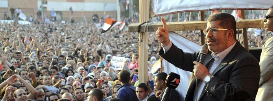Condenan a muerte al derrocado presidente egipcio Mohamed Mursi