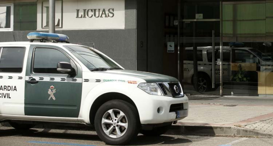 Agentes de la Guardia Civil registran las sedes de OHL, Indra, PwC y Saerco