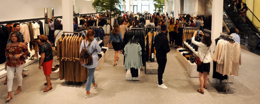 Los españoles se gastaron en Zara una media de 50 euros durante las rebajas