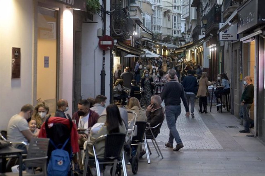 El TSXG avala el toque de queda a las 23 horas en los municipios gallegos cerrados y restringir reuniones