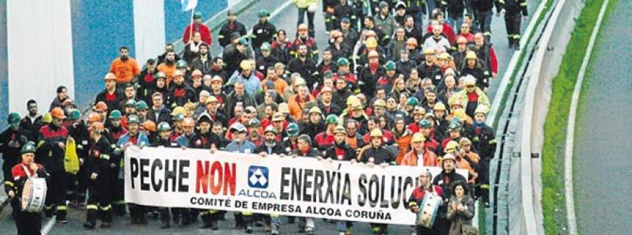 La manifestación de Alcoa colapsa  la ciudad durante casi tres horas
