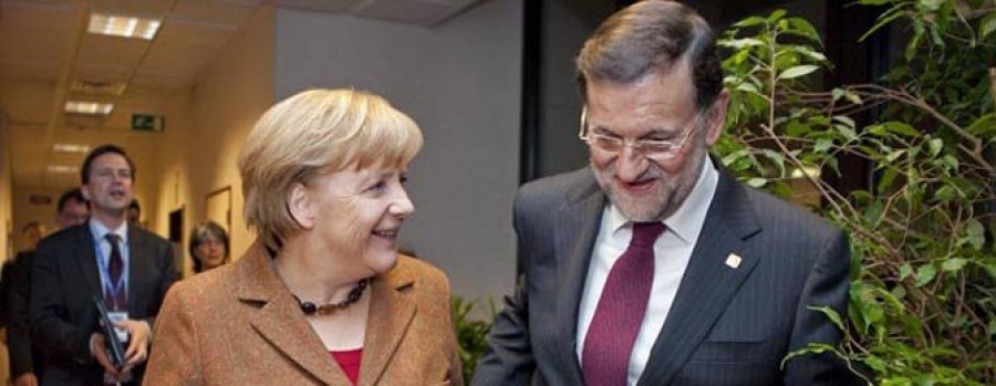 Rajoy y Merkel se reúnen en Santiago con la mirada puesta en Bruselas