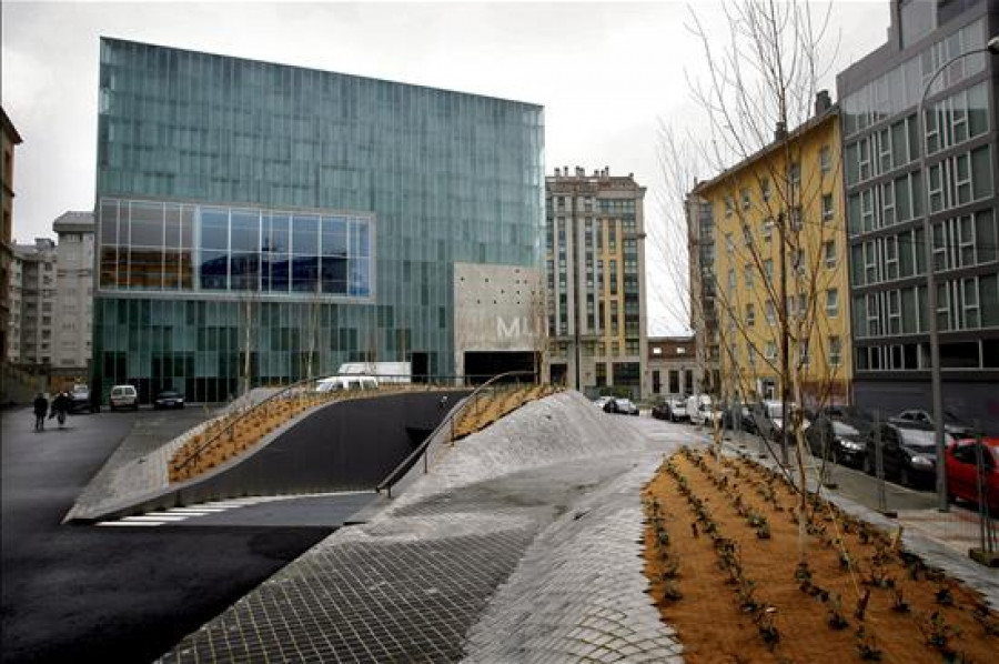 Los Príncipes inauguran en A Coruña el nuevo Museo Nacional de Ciencia