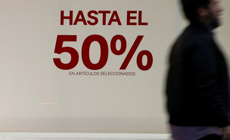 Los consumidores gallegos gastarán una media de 154 euros en las rebajas de invierno