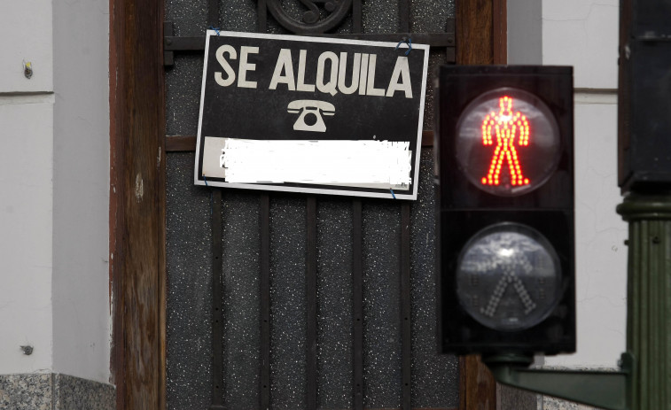 Detienen a tres personas en A Coruña por varias estafas de falsos alquileres de pisos