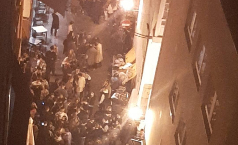 Los vecinos del Orzán denuncian una noche de Reyes sin respeto a la normativa sanitaria