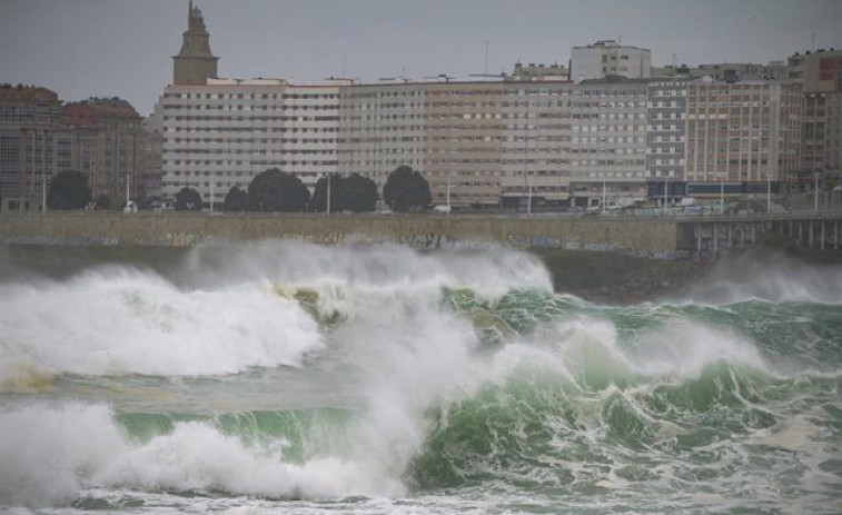 El temporal costero deja olas de casi 12 metros en la costa de A Coruña
