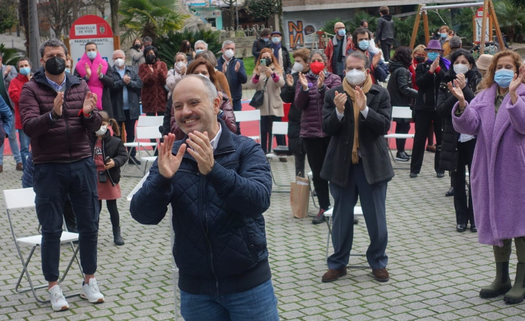 Regades y Castro comienzan sus campañas por el PSOE pontevedrés