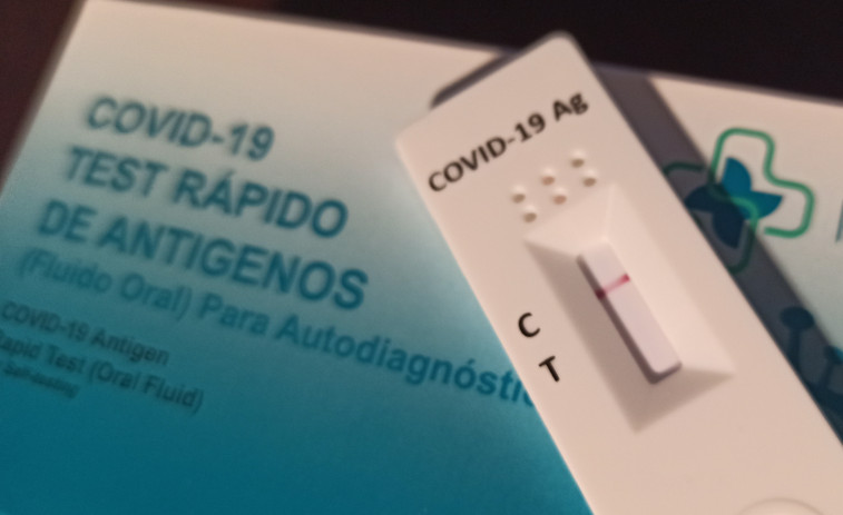 Un juzgado de Pontevedra avala el despido de una trabajadora de una residencia que se negó a hacerse test de antígenos