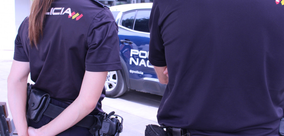 Detenidos dos jóvenes por menudear con droga a las puertas de un insituto de Pontevedra
