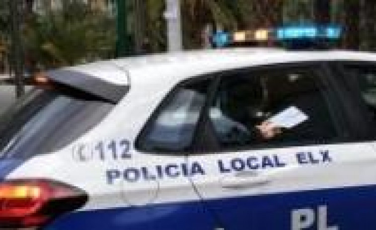 La Policía detiene a un menor de 16 años por amenazar a su madre con una catana en Elche