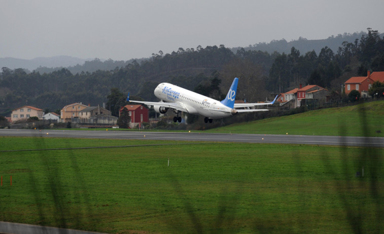 Un vuelo entre Madrid y A Coruña regresa a medio camino a Barajas por el aviso de una puerta mal cerrada