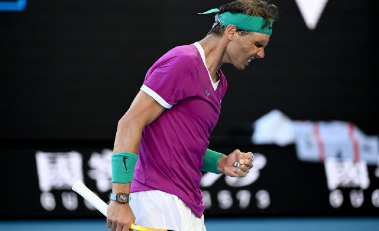 Nadal evita la remontada Shapovalov pese a sus problemas físicos y pasa a semifinales en Australia