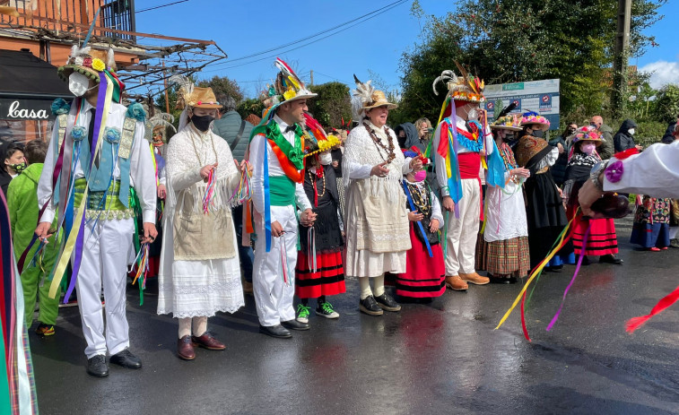 La parroquia padernesa de San Mamede celebra su Entroido ancestral